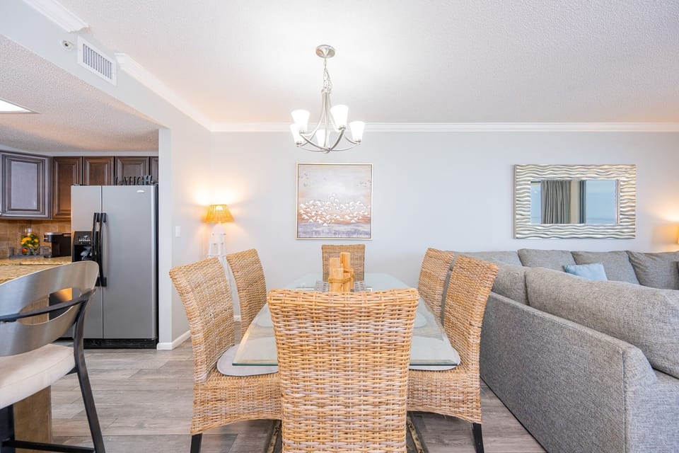Condo, 3 Bedrooms | Dining