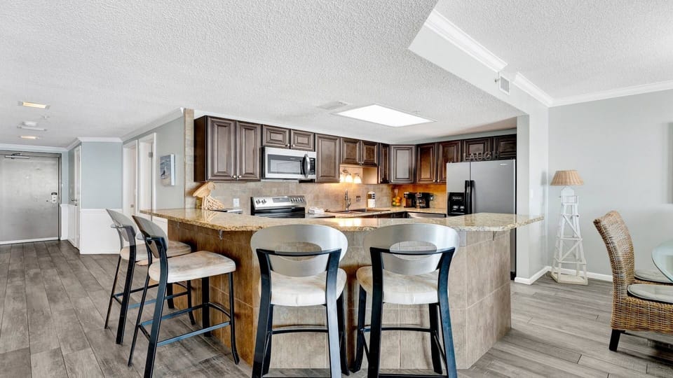 Condo, 3 Bedrooms | Private kitchen | Coffee/tea maker, fridge, oven