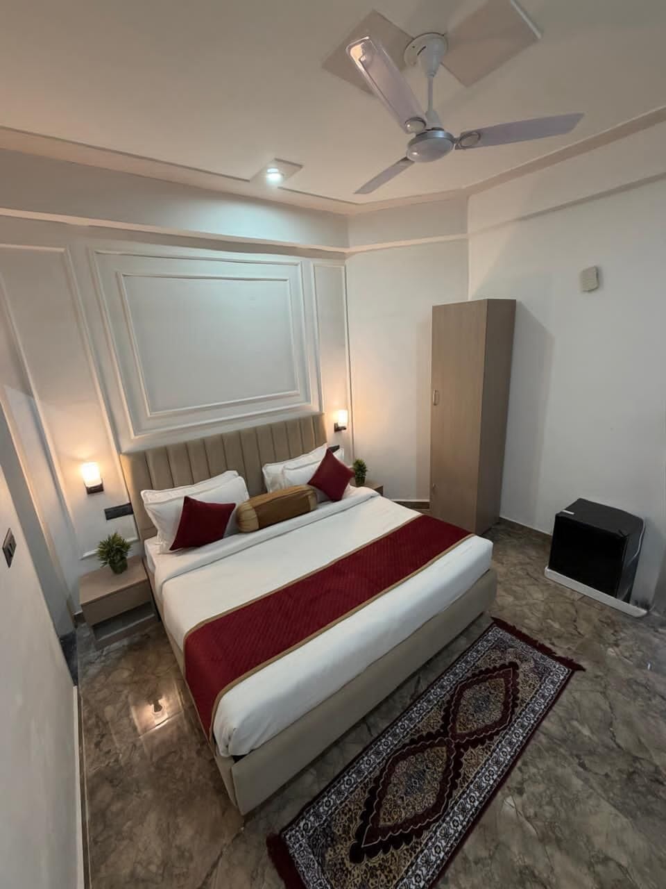 Deluxe Room | Desk, free WiFi