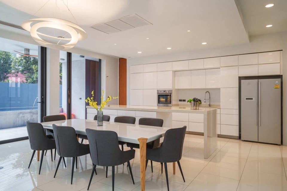 Villa, 6 Bedrooms, Smoking, Private Pool | Dining room