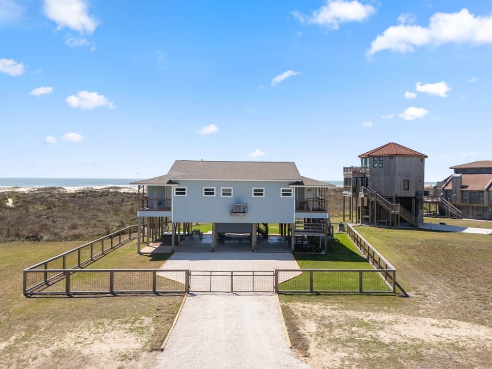02_Driftwood Beach House