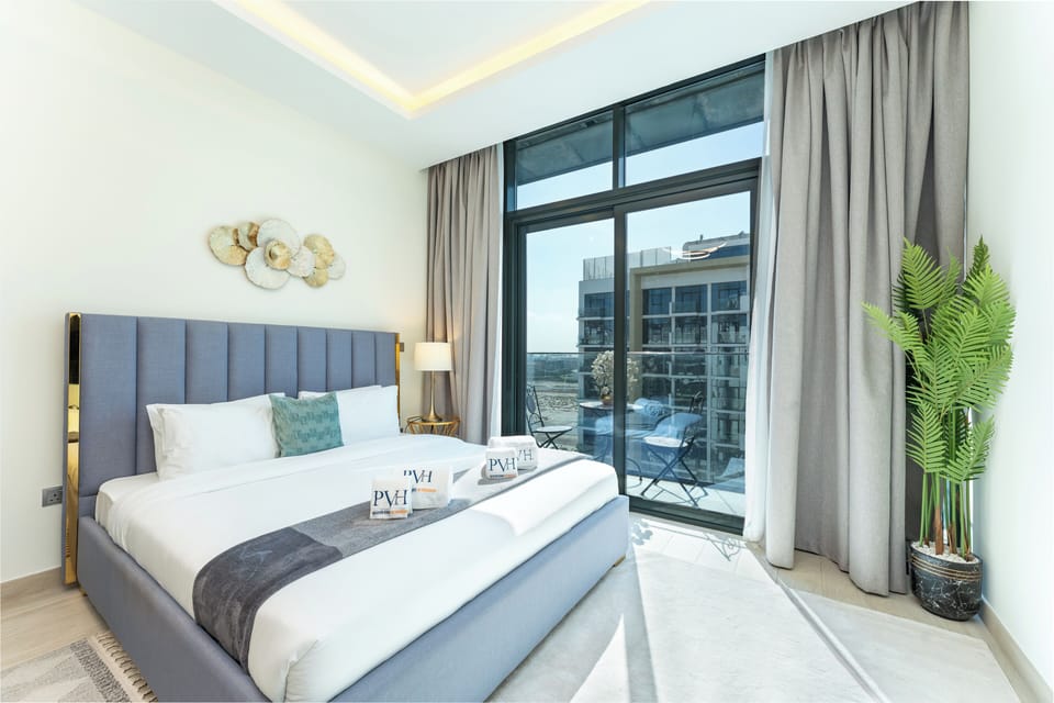 Exclusive Studio, Non Smoking, City View | In-room safe, blackout drapes, soundproofing, iron/ironing board