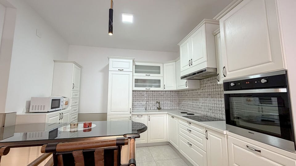 Apartment, City View | Private kitchen