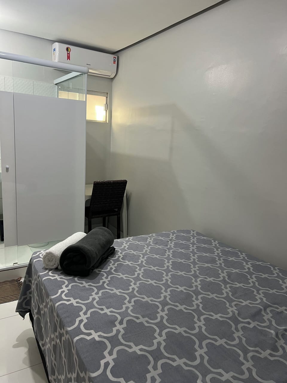 Desk, iron/ironing board, WiFi (free)