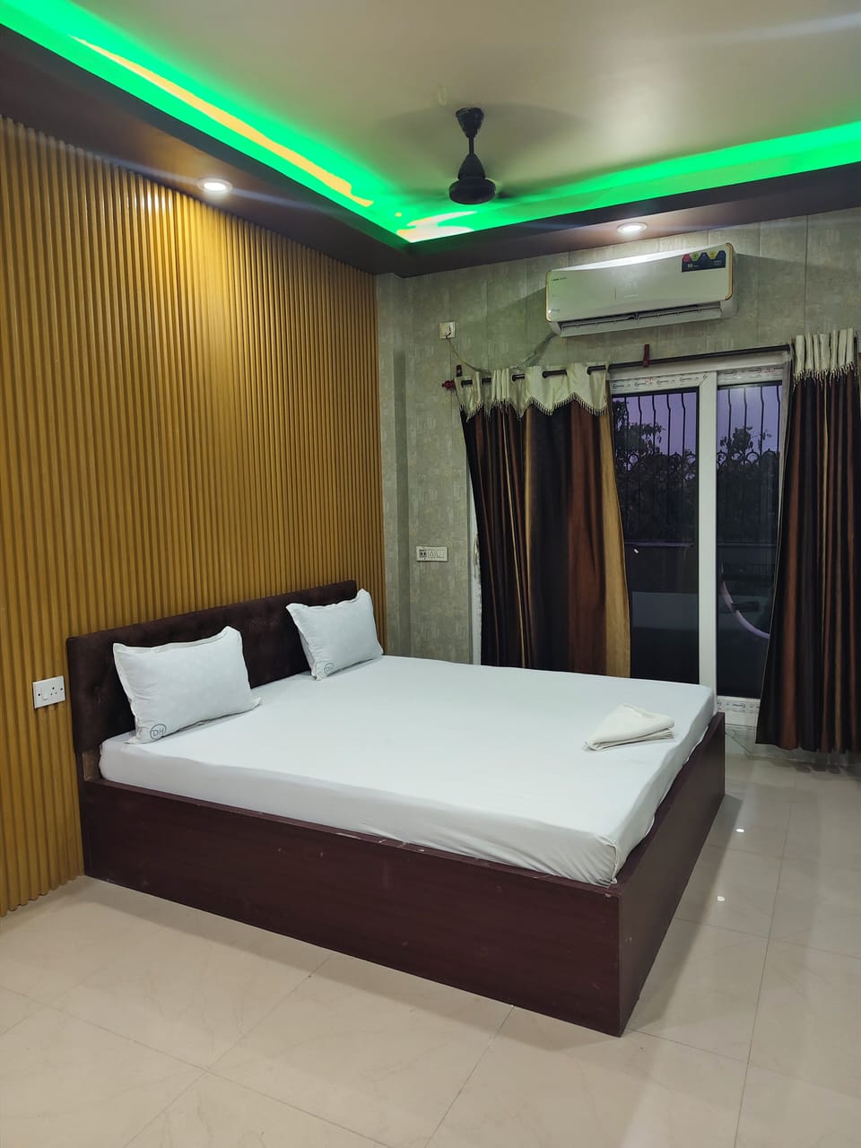 Classic Double or Twin Room, Air conditioning | Free WiFi