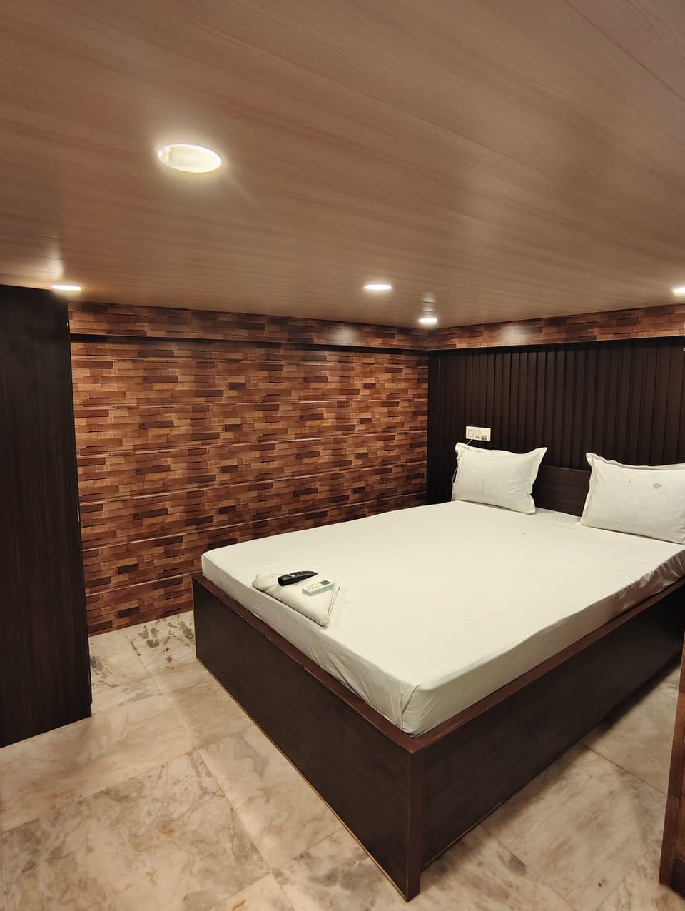 Classic Double or Twin Room, Air conditioning | Free WiFi