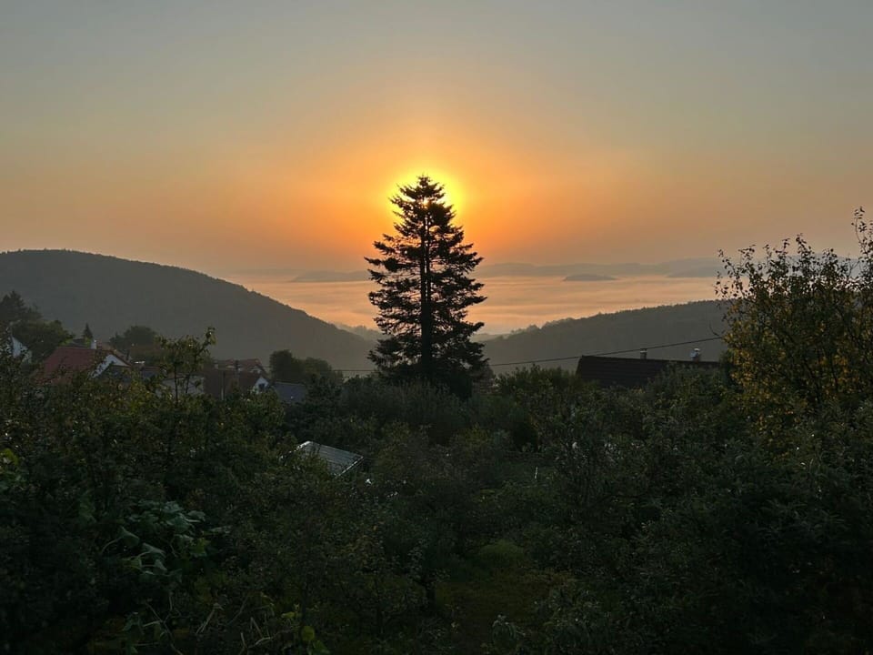 Sky, Nature, Afterglow, Dusk, Sunset, Atmospheric Phenomenon, Hill, Horizon, Sunrise, Evening