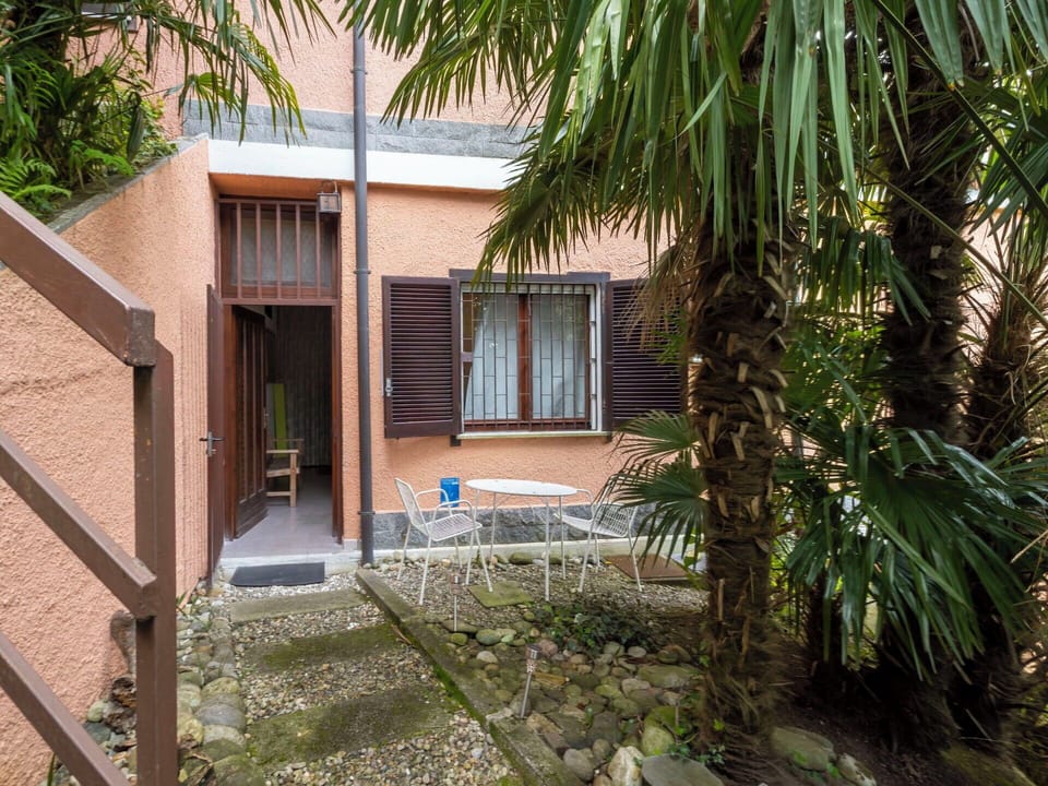 Shrub, Home, Door, Hacienda, Shade, Yard, Driveway, Garden