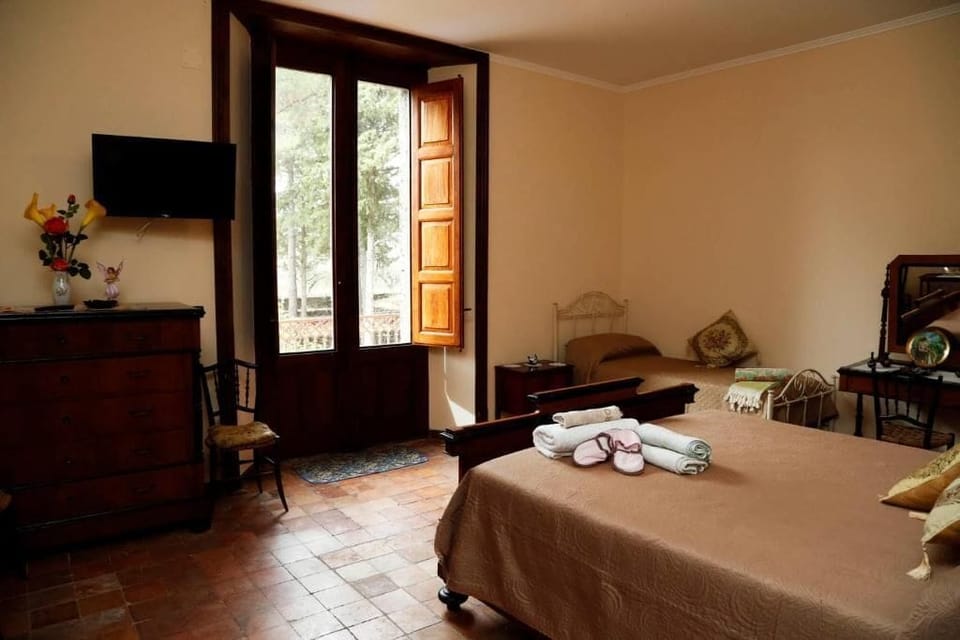 Standard Triple Room, Balcony, Courtyard View