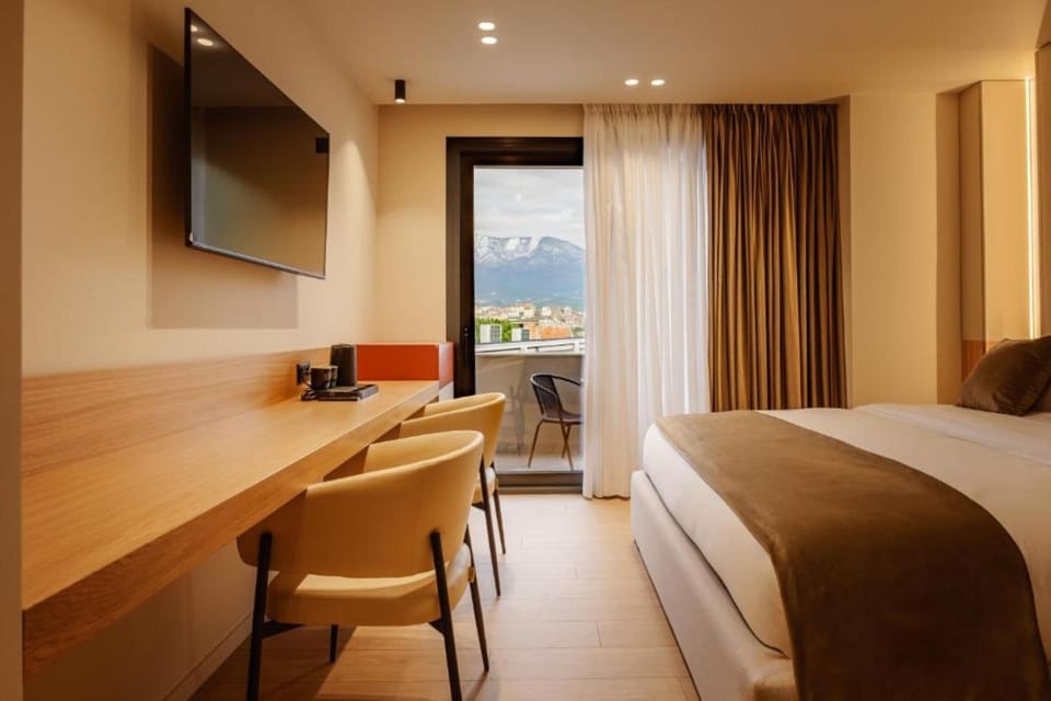 Desk, WiFi (free), bed sheets