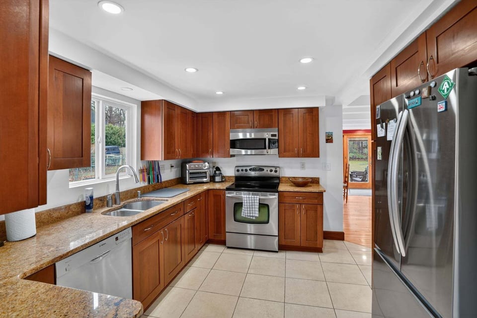 Indoors, Kitchen, Floor, Flooring, Appliance