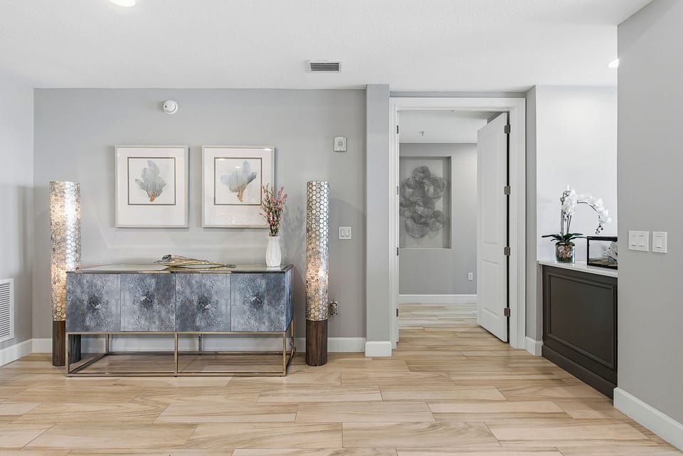 Primary King Suite Split Floorplan Entrance