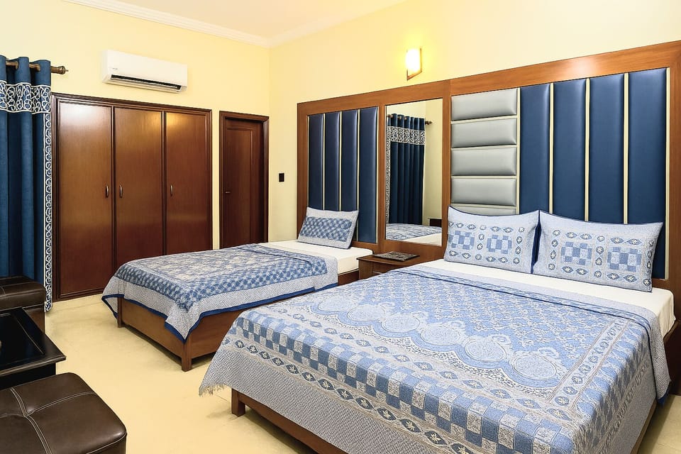 Deluxe Triple Room | Premium bedding, in-room safe, soundproofing, iron/ironing board