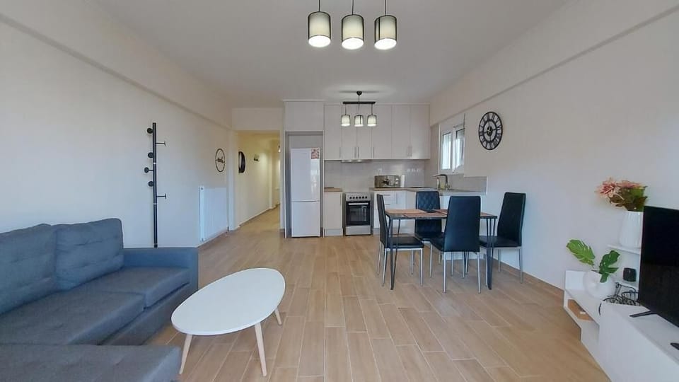 Comfort Apartment, City View | Living area | TV