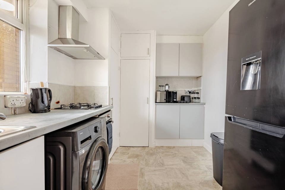Apartment, 2 Bedrooms, Balcony | Laundry
