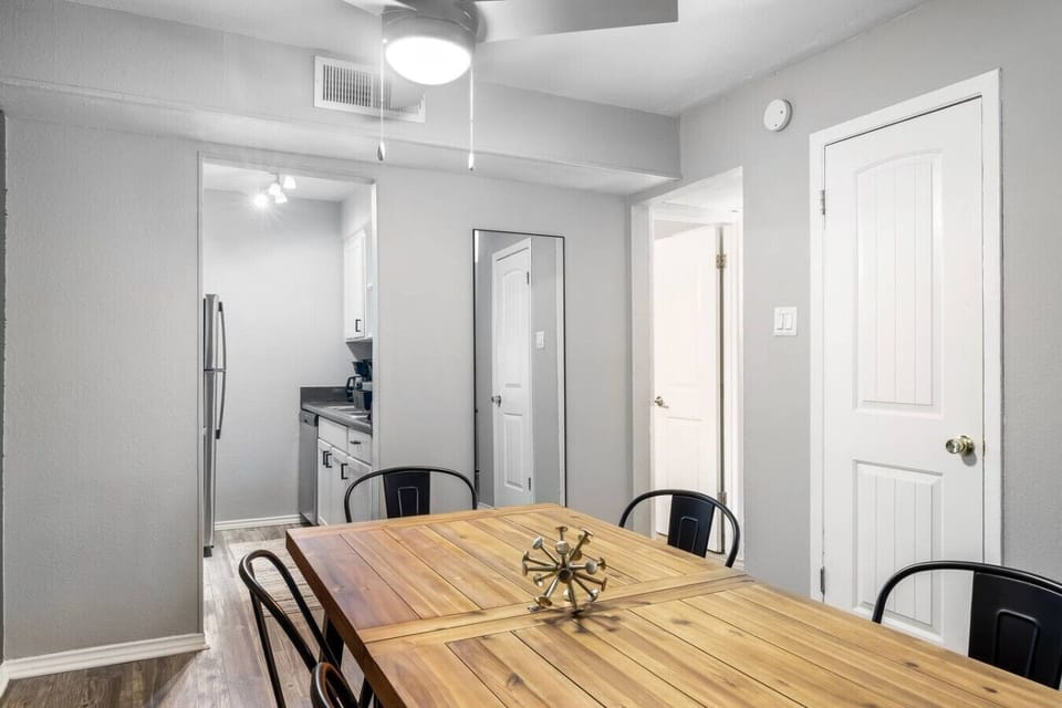 Bright and cozy dining space ideal for meals before heading to AT&T Stadium or enjoying a relaxed dinner after events. Perfect for couples, families, or small groups.
