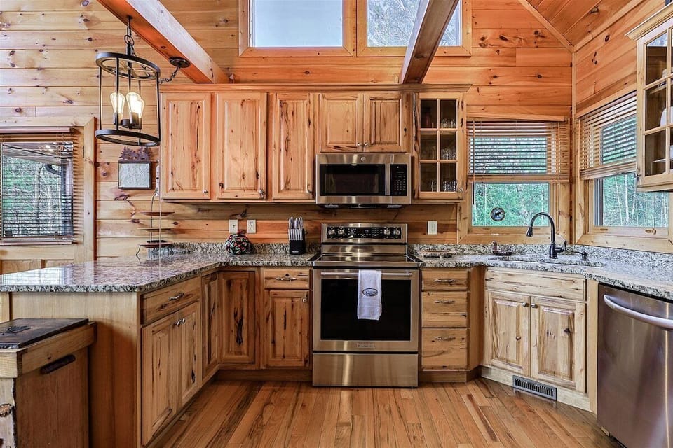 Fully Stocked Kitchen- Imagine Making Breakfast Here