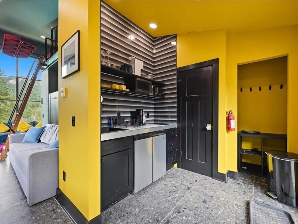 Modern Kitchenette with Bold Contemporary Design