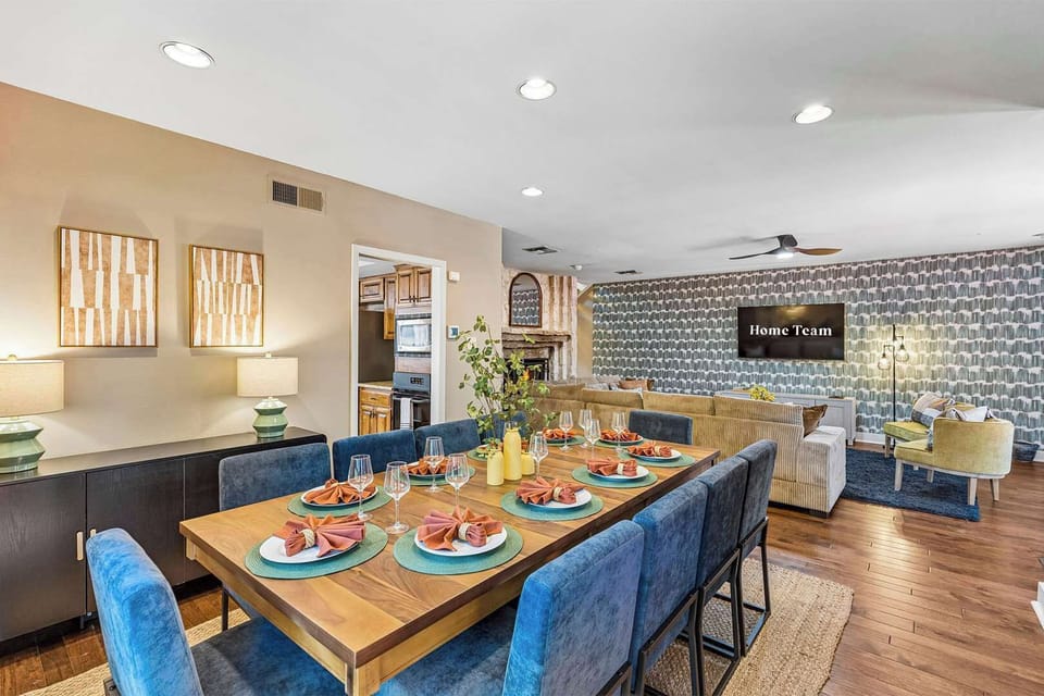 Where every meal comes with a side of vacation vibes. Pull up a chair, pass the plates, and let the good times roll.