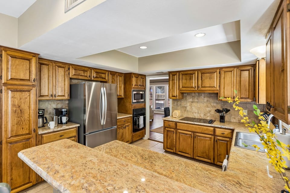 Cook, chat, snack, repeat—this kitchen makes every meal a mini celebration.
