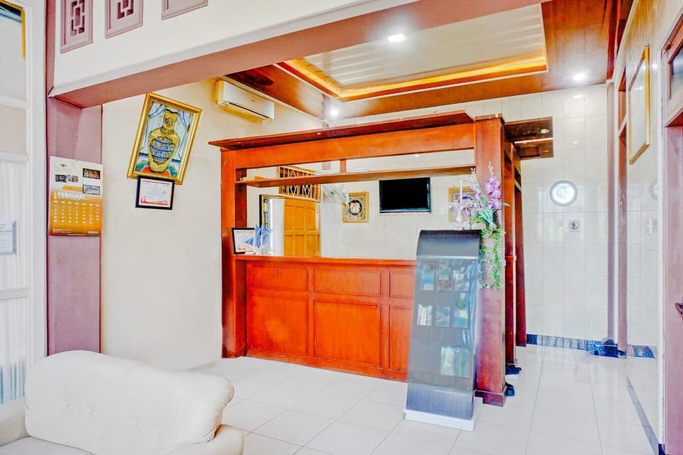 Entrance / Reception