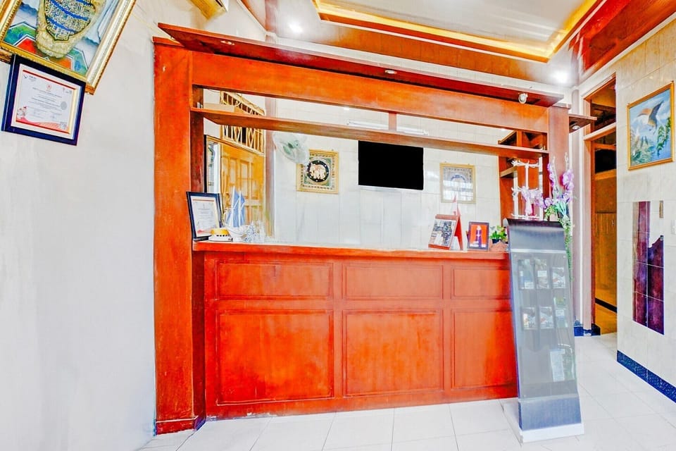 Entrance / Reception