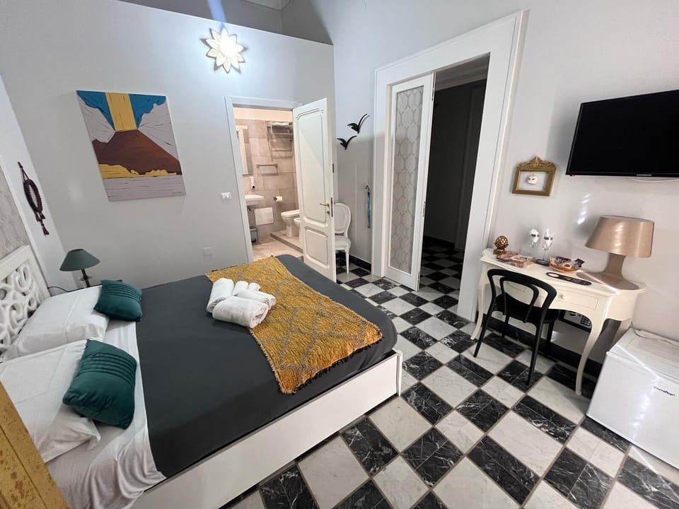 Double Room, Balcony, City View | In-room safe, free WiFi