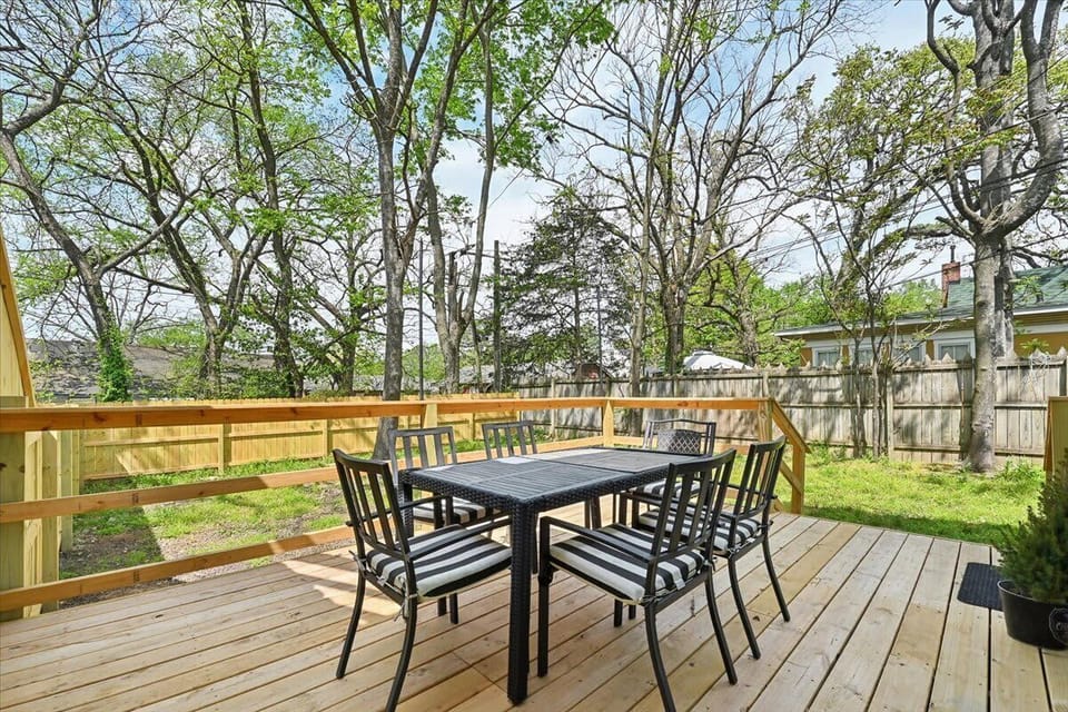 Back deck/ outdoor eating