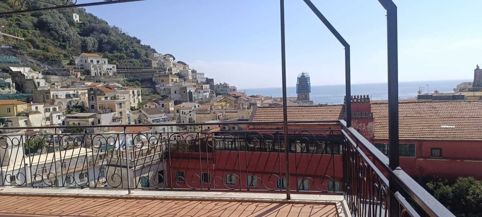 Family Penthouse, 1 Bedroom, Terrace, Sea View | Property grounds