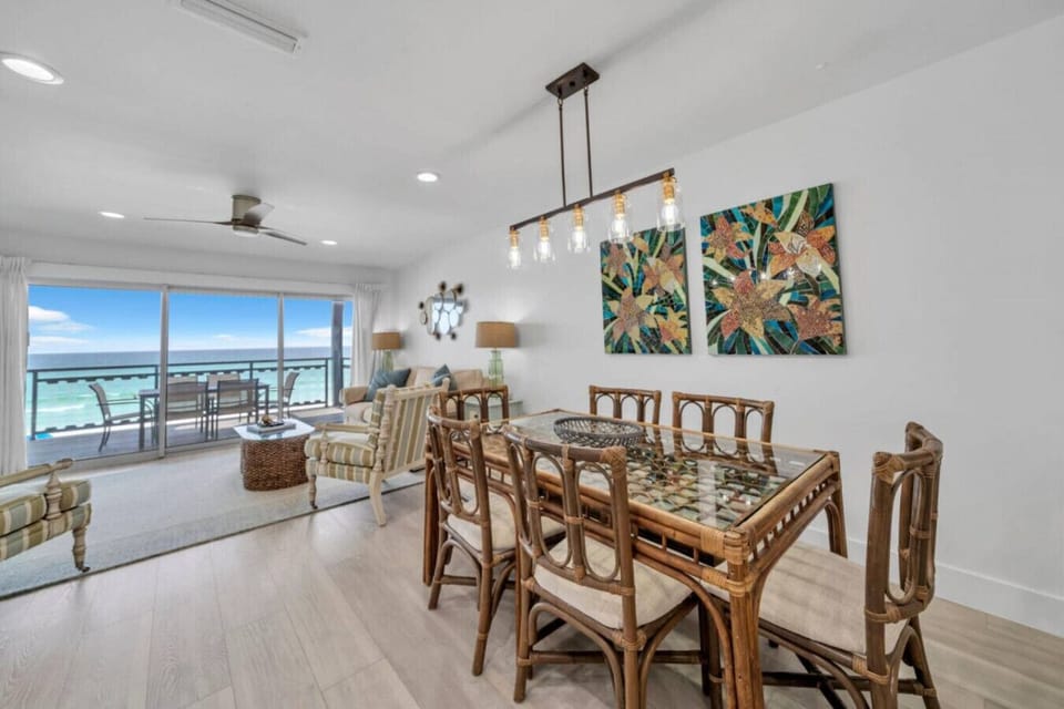 Floor 2: Living room overlooking Gulf of Mexico
