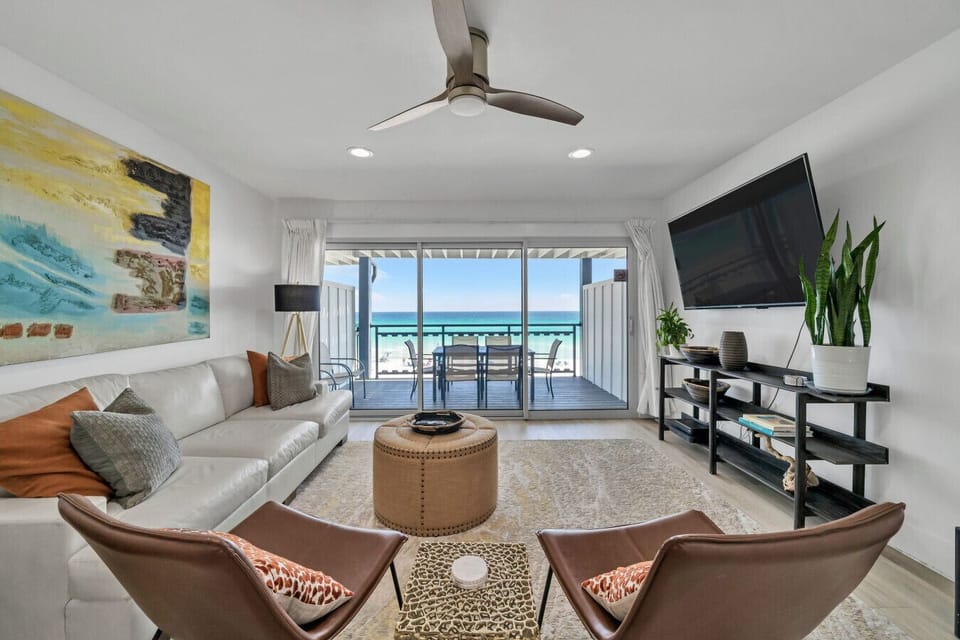 Floor 2: Living room with Gulf Views