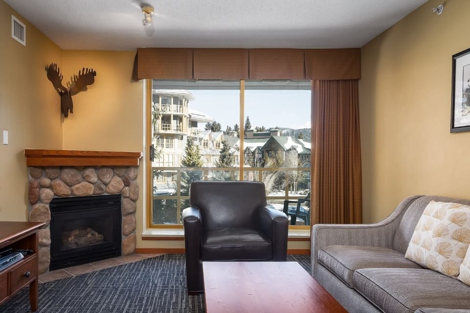 1 Bedroom • Living Area