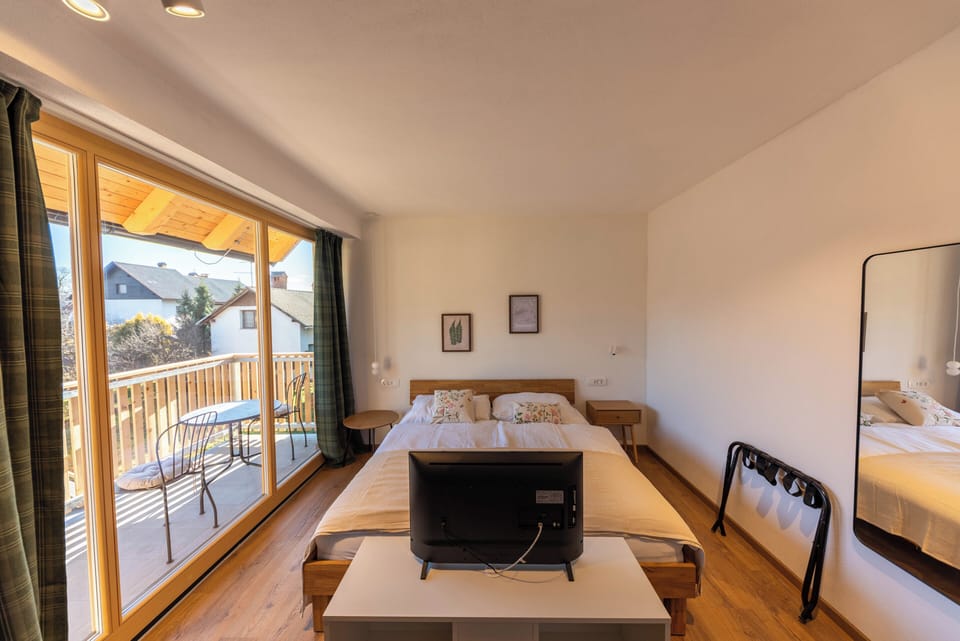 Classic Double or Twin Room, Mountain View | Free WiFi
