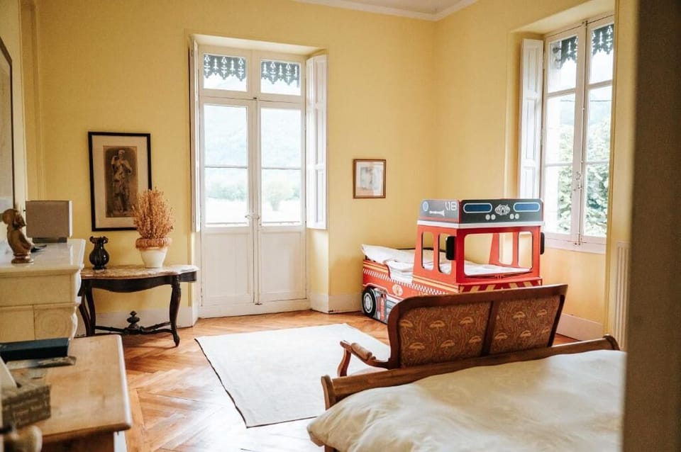 Memory foam beds, iron/ironing board, free WiFi