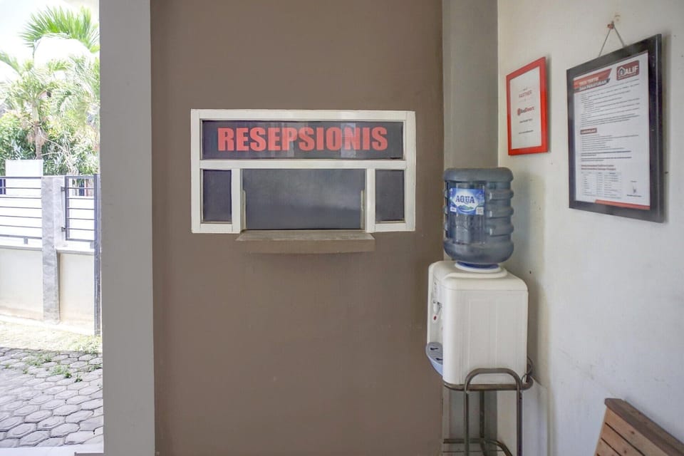 Entrance / Reception