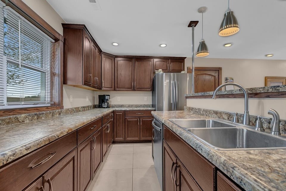 Kitchen | Center Island & Bar Seating | Stainless Appliances