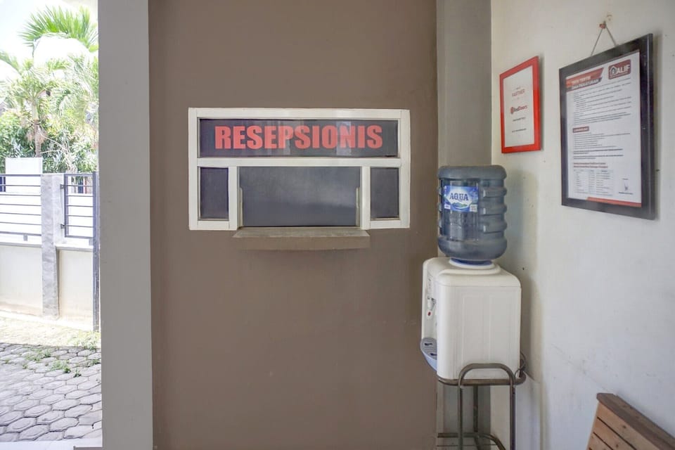Entrance / Reception