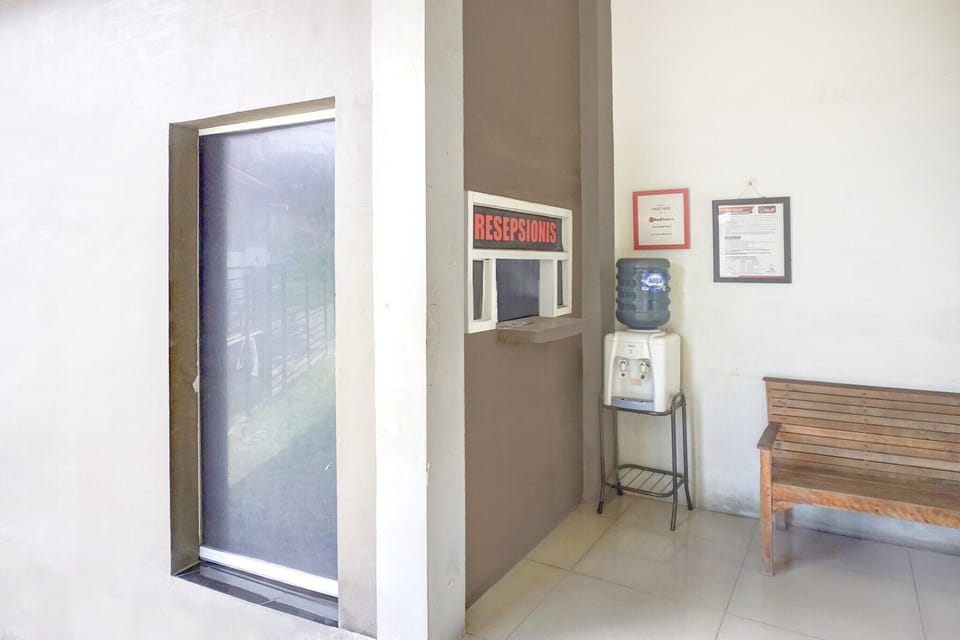 Entrance / Reception