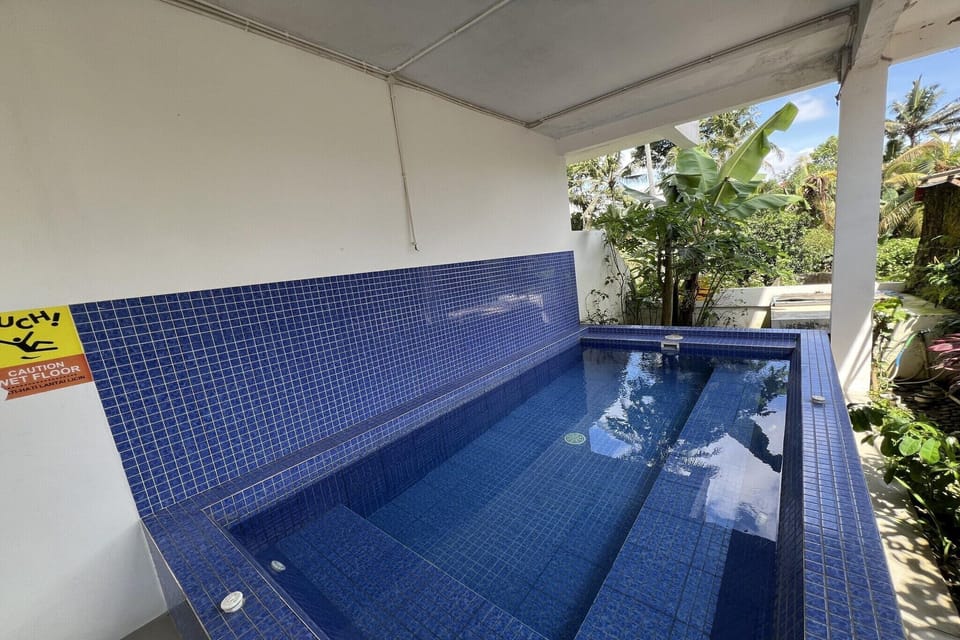 Holiday Home Swimming Pool