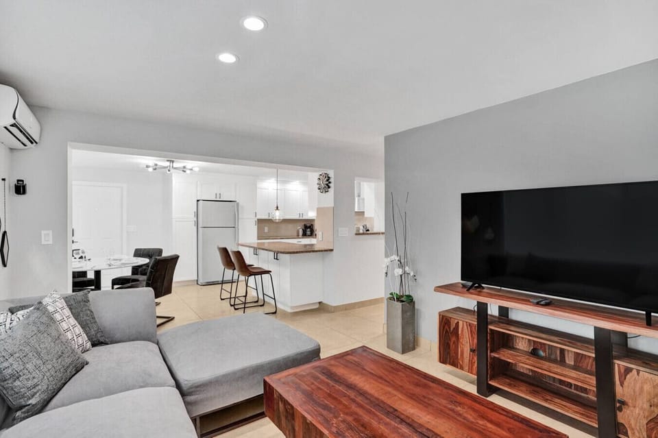 Bright & Modern Living Room — Comfortable Space to Unwind