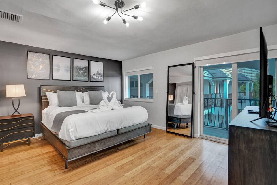 Cozy Bedroom with Comfortable Bed — Relax & Recharge