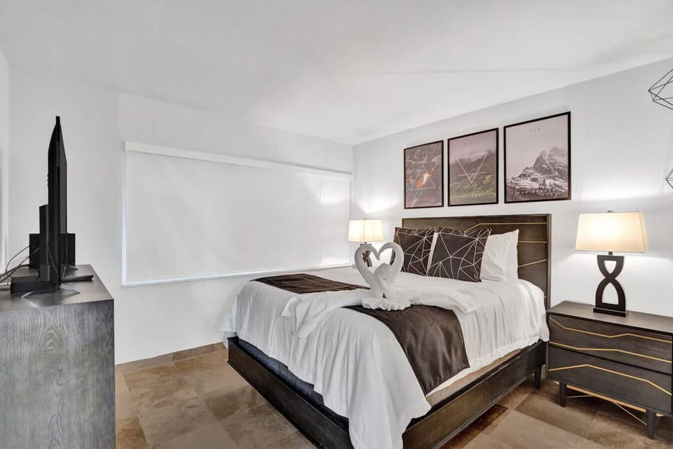 Cozy Bedroom with Comfortable Bed — Relax & Recharge