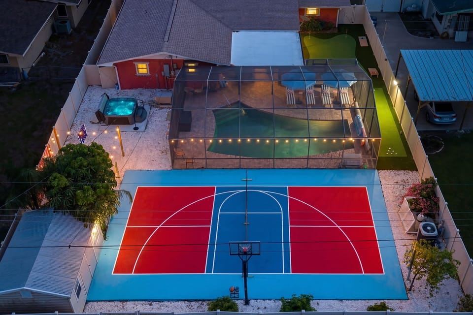Aerial views never looked so inviting. Step back, take it all in, and imagine the good times about to happen.