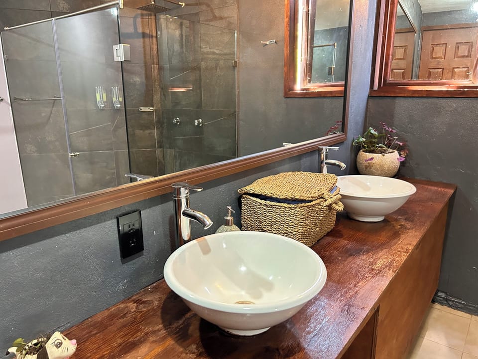 Family Cabin, Patio, Garden View | Bathroom | Shower, towels, soap, shampoo