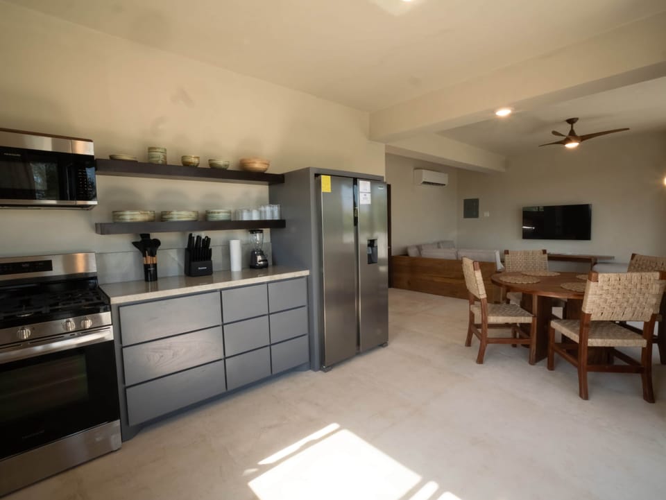 GSV Kitchen to living room