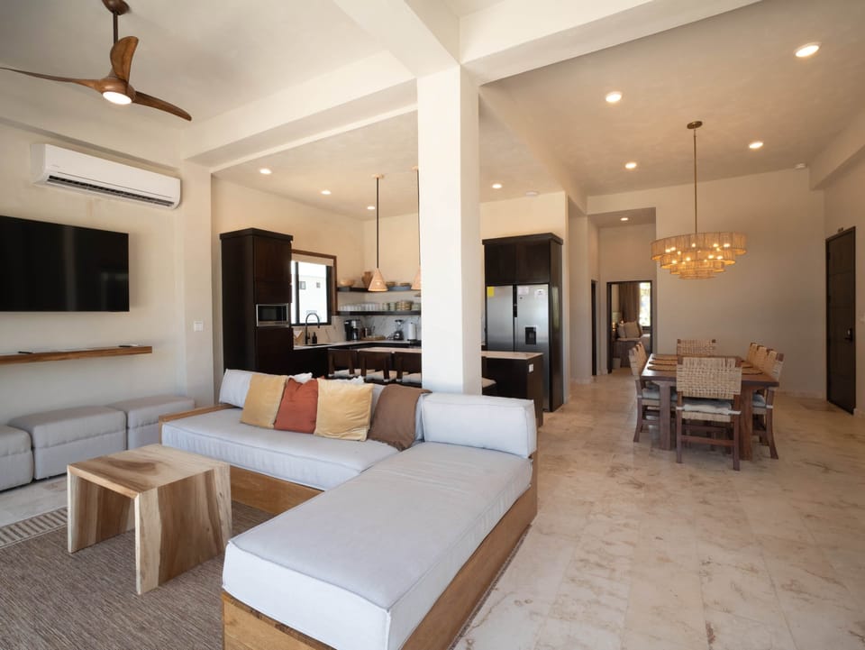 SV living and dinning overview