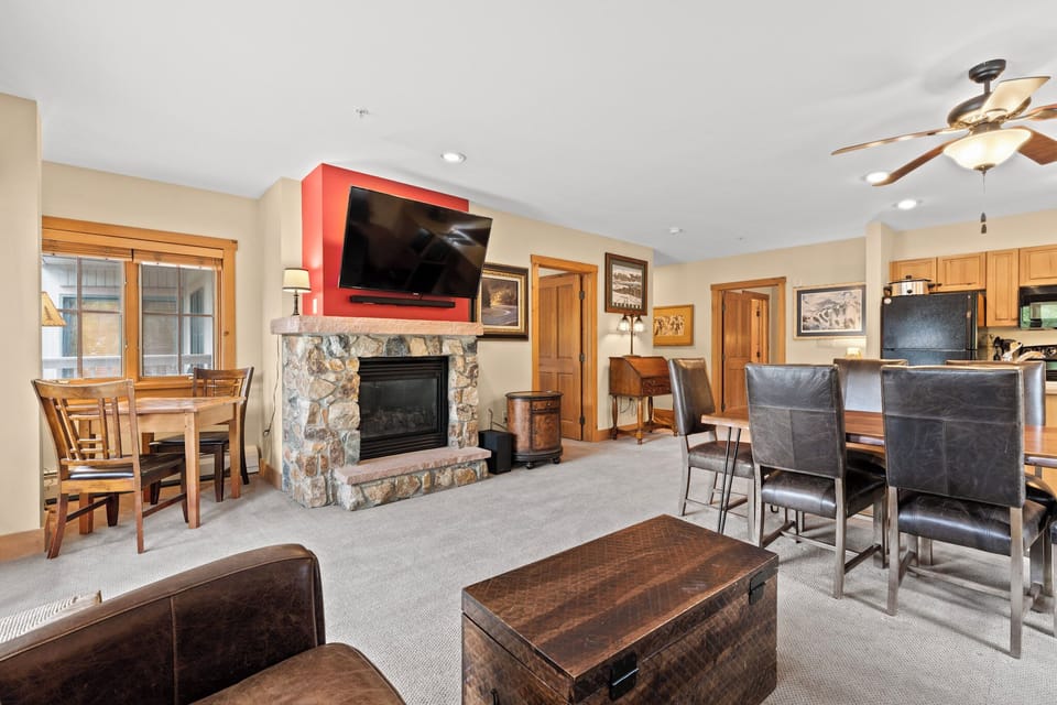 Condo (2 Bedrooms) | Front of property