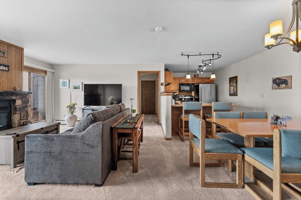 Condo (2 Bedrooms) | Property amenity
