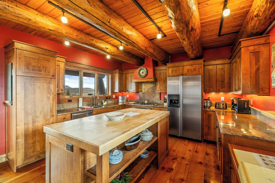 Large Kitchen!