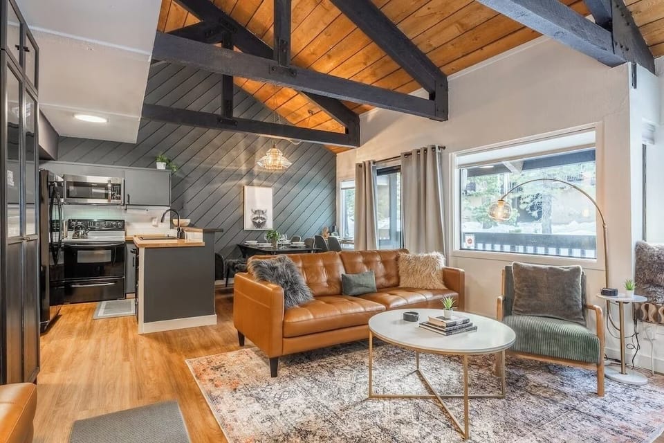 Bright open space awaits your next Mammoth stay